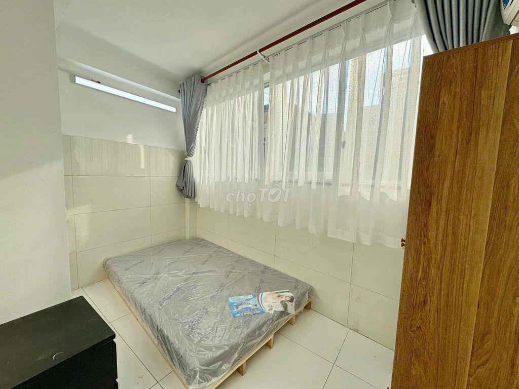 CĂN HỘ NGAY UEH 2PN NGUYÊN SÀN FULL NỘI THẤT CÓ CỬA SỔ THOÁNG