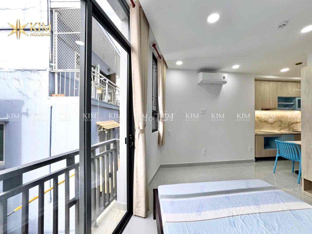 Cho thuê căn hộ ban công 30m2 gần Lotte Mart TDTU RMIT Q7