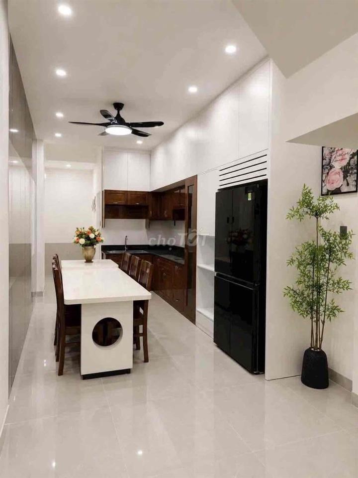 Nhà bán chính chủ Cao Thắng, Phường 3, Q3 - xe hơi 7 chỗ chạy thông