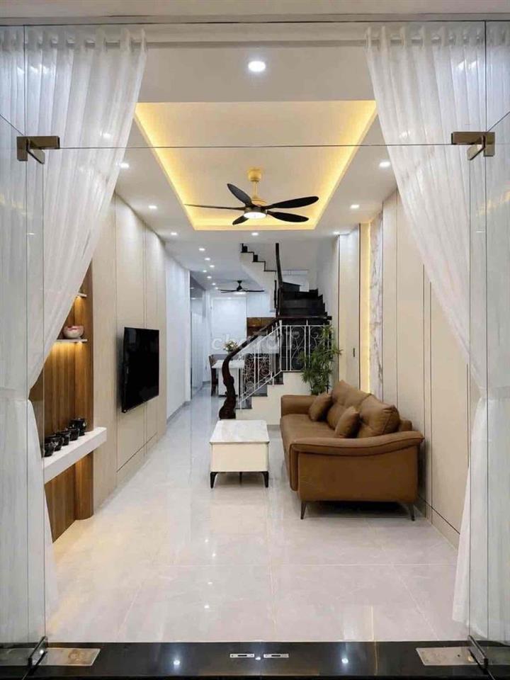 Nhà bán chính chủ Cao Thắng, Phường 3, Q3 - xe hơi 7 chỗ chạy thông