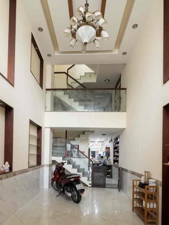 Nhà chính chủ đường Âu Cơ, Phường 9, Tân Bình (nay là Phường Tân  Hoà)