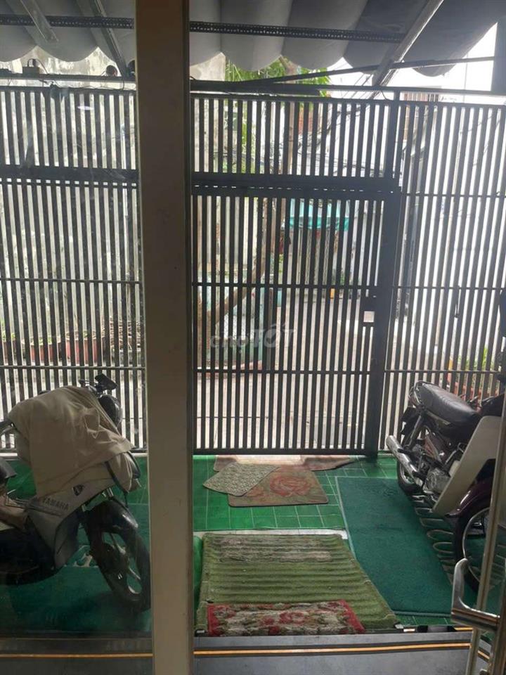 Quận 11 nhà 5 tầng đúc ngay Đầm Sen 34m2 chỉ 4,5 tỷ TL