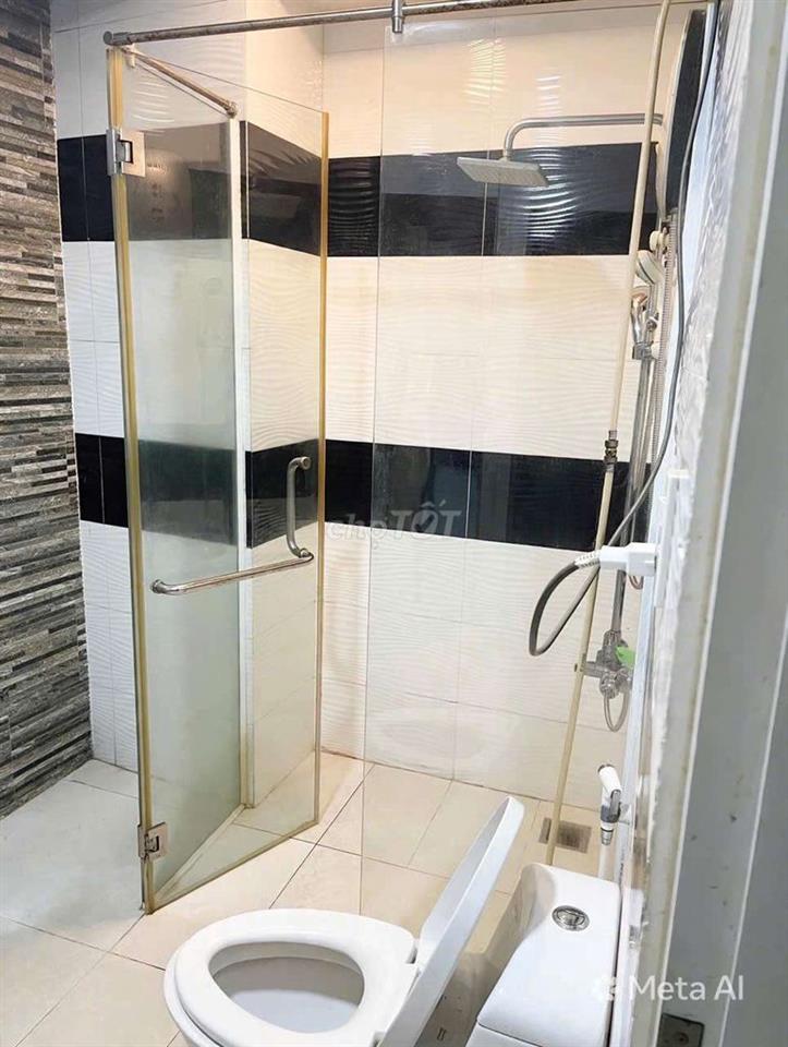 Quận 11 nhà 5 tầng đúc ngay Đầm Sen 34m2 chỉ 4,5 tỷ TL