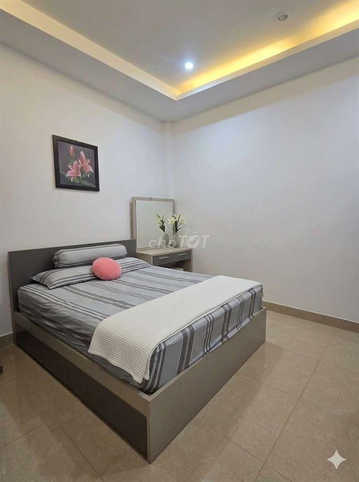 Tân Bình 8.5 tỷ 70m2 HXH Lạc Long Quân sổ hồng riêng hoàn công
