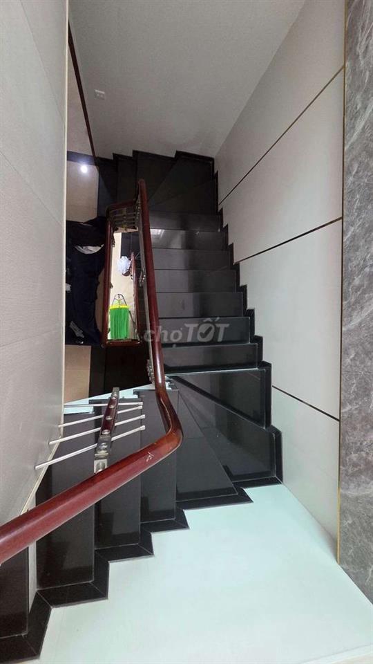 Tân Bình 8.5 tỷ 70m2 HXH Lạc Long Quân sổ hồng riêng hoàn công