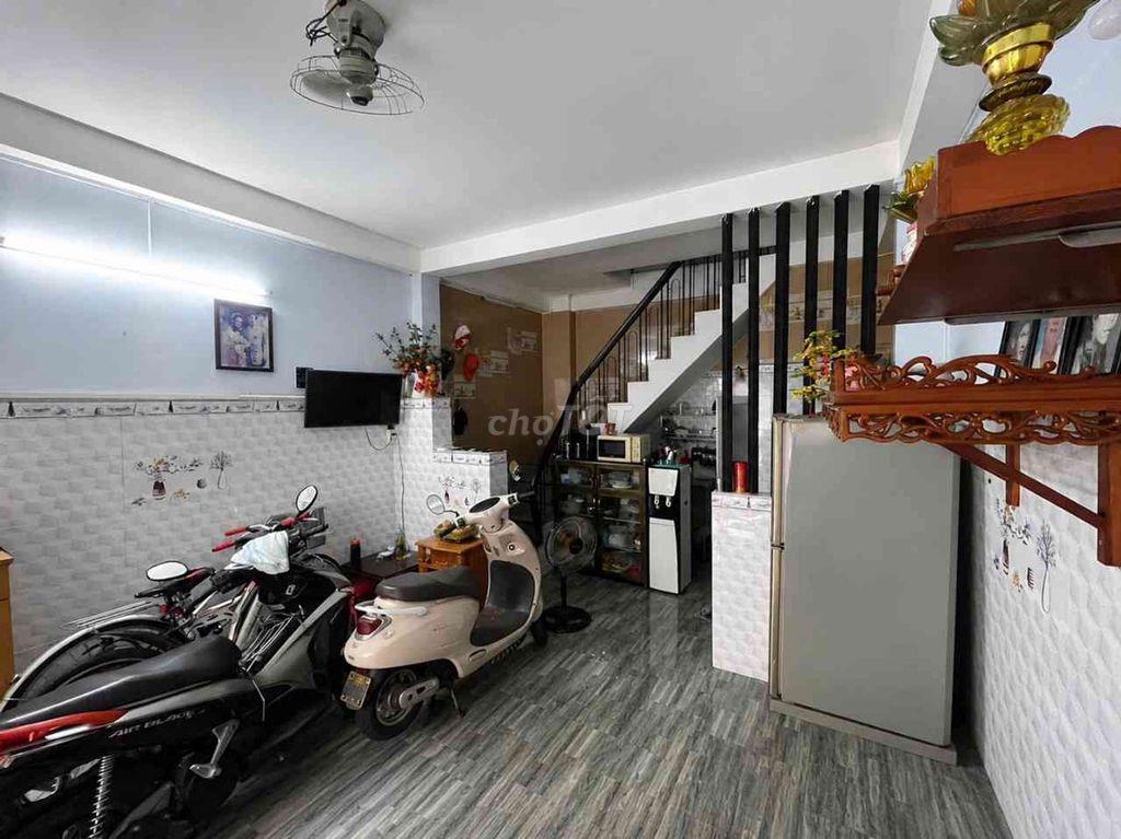 Bán nhà đường Ni Sư Huỳnh Liên Tân Bình HXH chỉ 5,3 tỷ TL