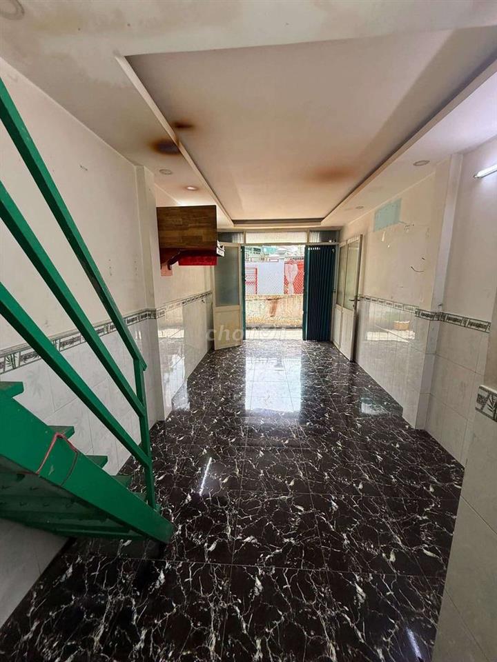 Bán nhà Tân Phú hẻm Trịnh Đình Trọng 2 tỷ 850 TL