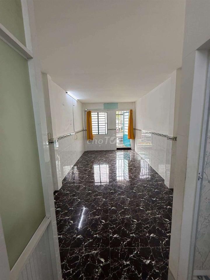 Bán nhà Tân Phú hẻm Trịnh Đình Trọng 2 tỷ 850 TL