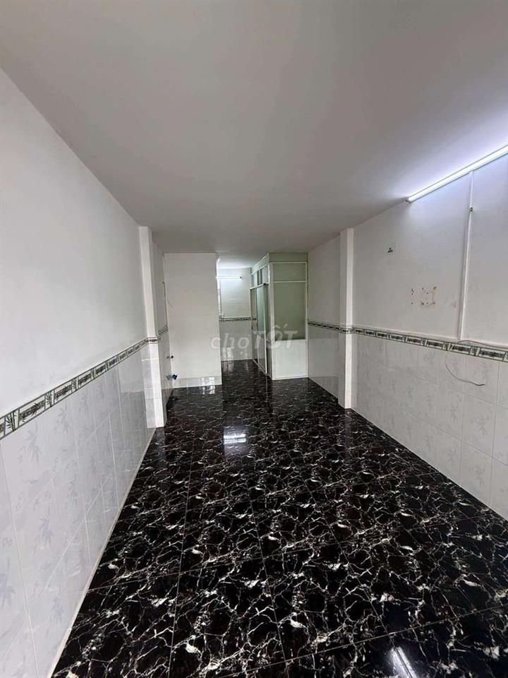 Bán nhà Tân Phú hẻm Trịnh Đình Trọng 2 tỷ 850 TL