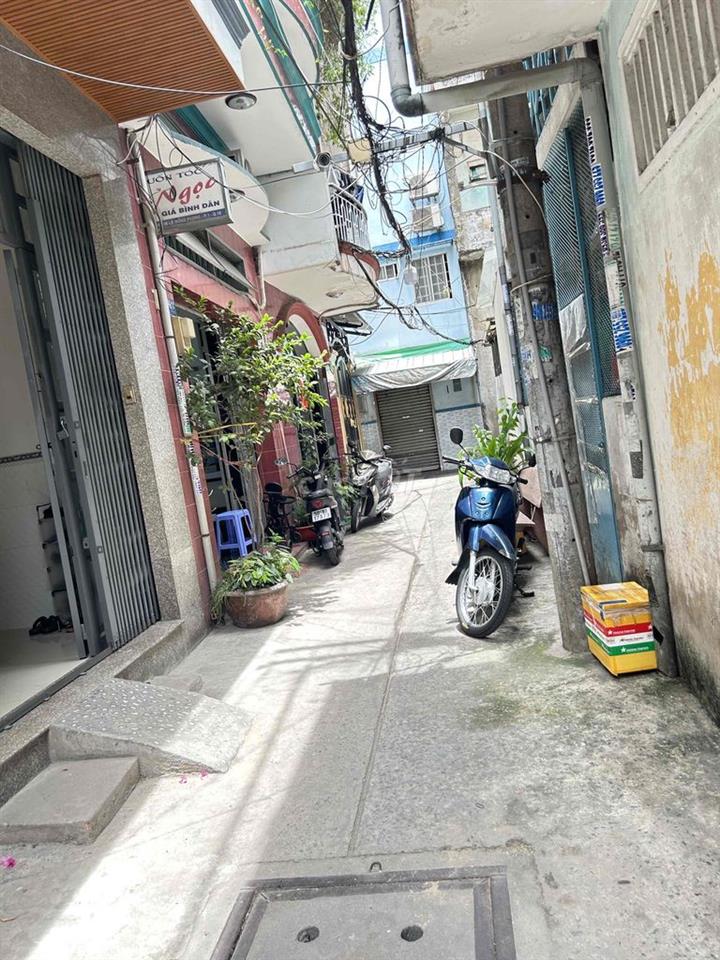 BÁN NHÀ 3 TẦNG 9,2 TỶ LÊ HỒNG PHONG QUẬN 10 HẺM XE HƠI KẾ BÊN QUẬN 5