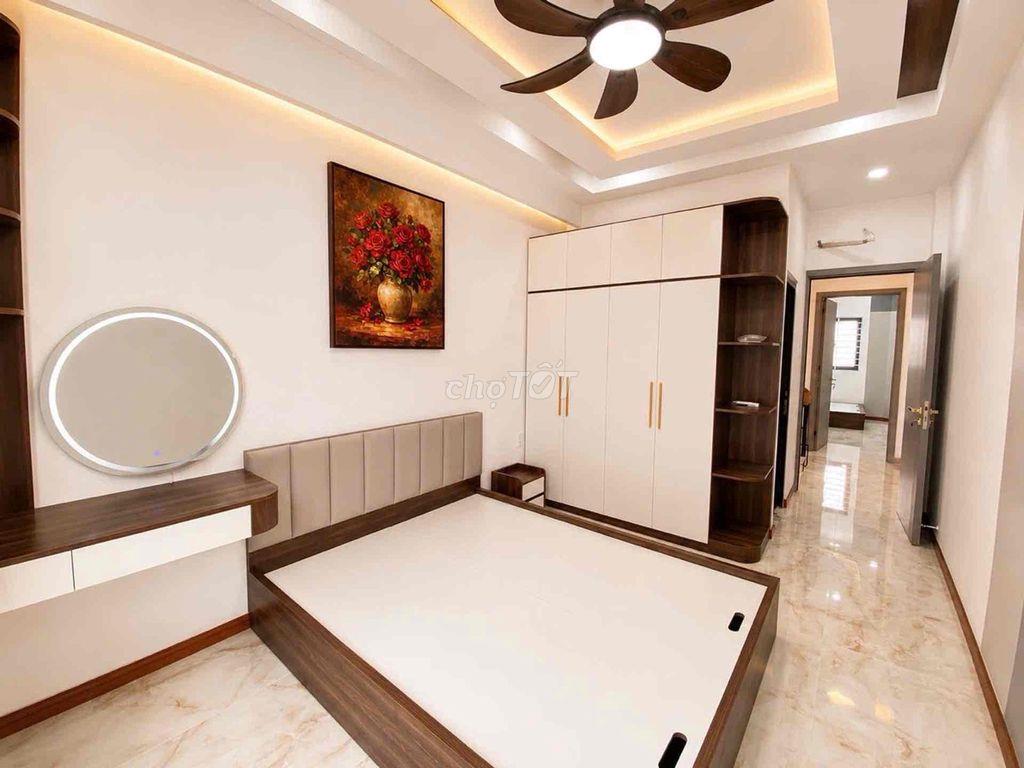 BÁN NHÀ MỚI 5 TẦNG CMT8 Q10 5PN, 6 WC, 1  SÂN THƯỢNG 9,9 TỶ