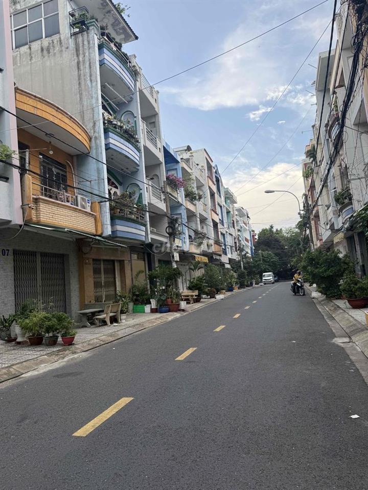 Mặt tiền Bình Phú Chỉ 8,3 tỷ, 4x16 64m2, 4 Phòng ngủ, Sát Công Viên