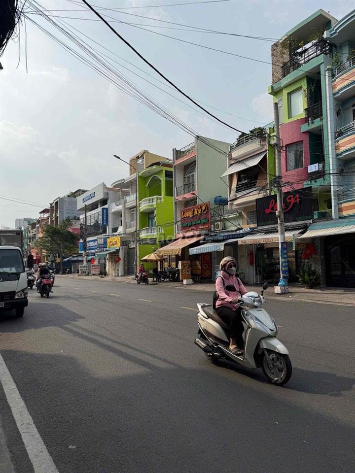 🔥 MẶT TIỀN CHỢ LỚN, QUẬN 6 – ĐOẠN KINH DOANH ĐẸP – SỐ NHÀ PHONG THỦY