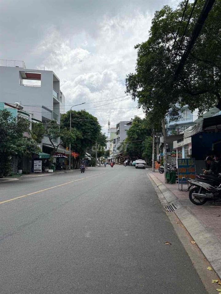 Mặt tiền Chợ Lớn Q6, DT: 4x21, Hầm + 4 tầng, Giá 17,5 tỷ