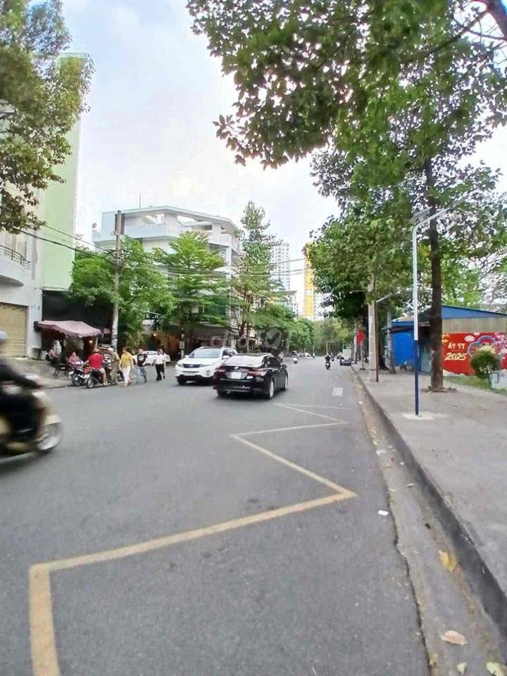 Nhà nát tiện xây mới khu Bình Phú, MT đường Vành Đai, DT: 4x21 84m2