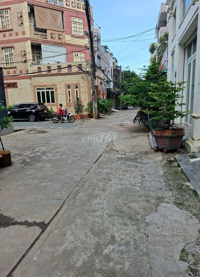 ÂU CƠ- LÊ ĐẠI HÀNH 6,25 X 11,5M TRỆT 1 LẦU HẺM Ô TÔ SÁT NHÀ