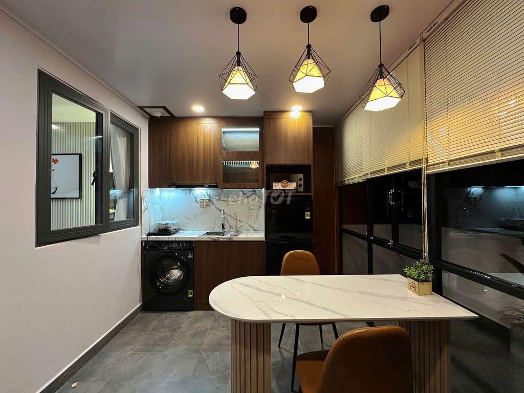 Cần bán tòa nhà căn hộ dv đang có dòng tiền 100t/tháng