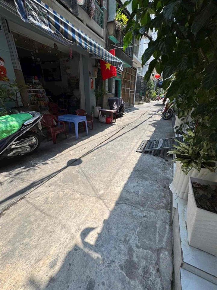 nhà hẻm xe hơi , trung tâm F Vườn Lài ( q10 củ )