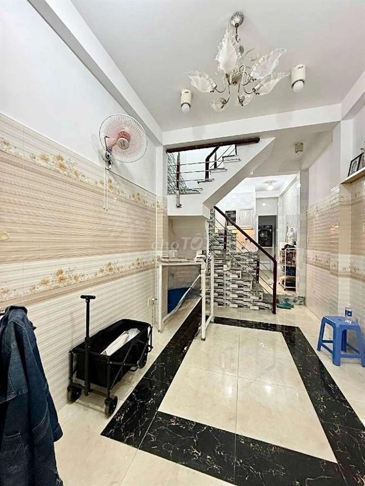 NHỈNH 5 TỶ LÀ CÓ NGAY NHÀ ĐẸP TẠI QUẬN 5 DỌN VÀO Ở NGAY