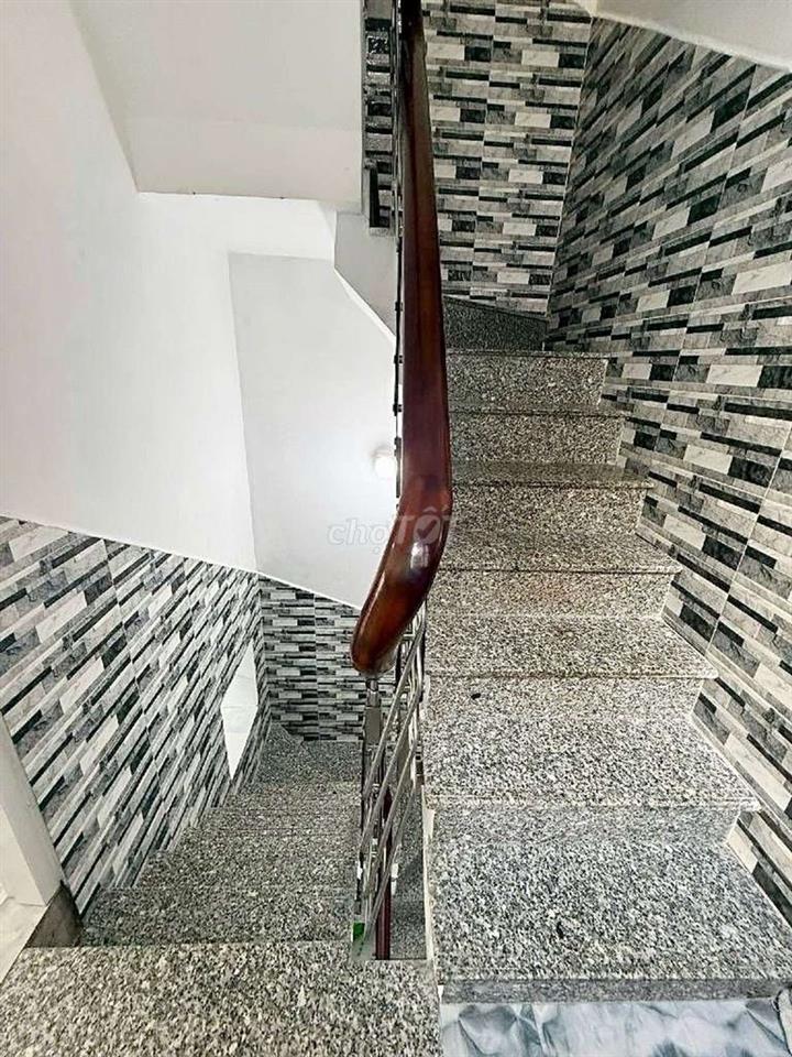 NHỈNH 5 TỶ LÀ CÓ NGAY NHÀ ĐẸP TẠI QUẬN 5 DỌN VÀO Ở NGAY
