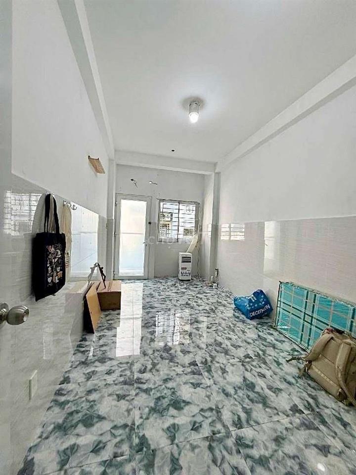 NHỈNH 5 TỶ LÀ CÓ NGAY NHÀ ĐẸP TẠI QUẬN 5 DỌN VÀO Ở NGAY