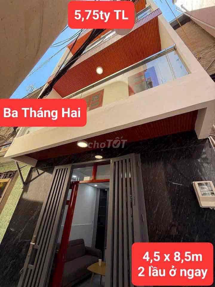 NHÀ 2 MẶT TIỀN HẺM Ô TÔ