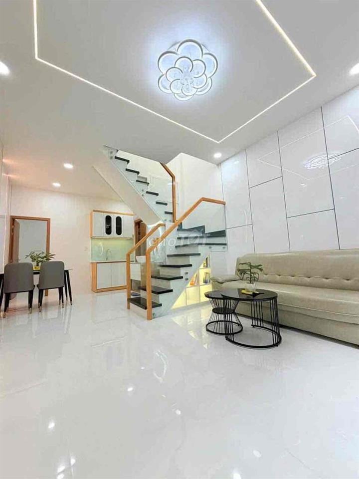 NHÀ SÁT ĐẦM SEN - VÀO Ở NGAY