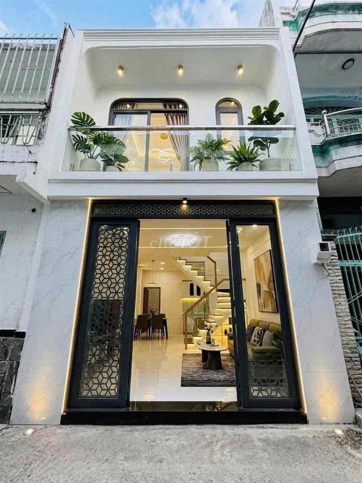 NHÀ SÁT ĐẦM SEN - VÀO Ở NGAY