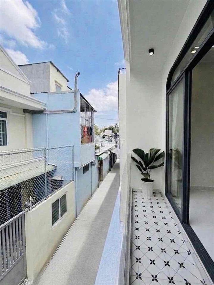 NHÀ SÁT ĐẦM SEN - VÀO Ở NGAY