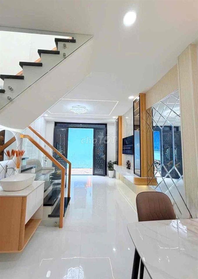 NHÀ SÁT ĐẦM SEN - VÀO Ở NGAY