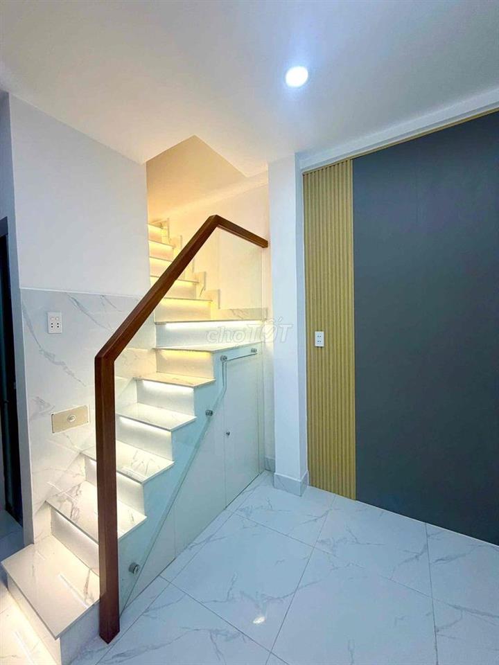 🔥 3,79 TỶ – NHÀ MỚI ĐẸP LẠC LONG QUÂN 🔥