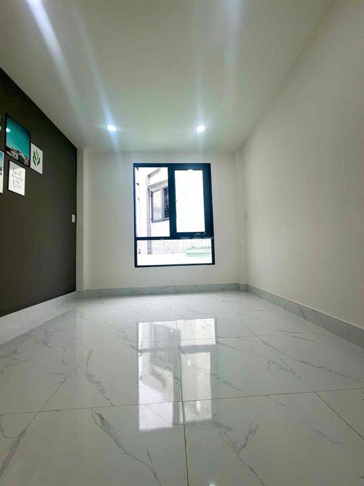 🔥 3,79 TỶ – NHÀ MỚI ĐẸP LẠC LONG QUÂN 🔥