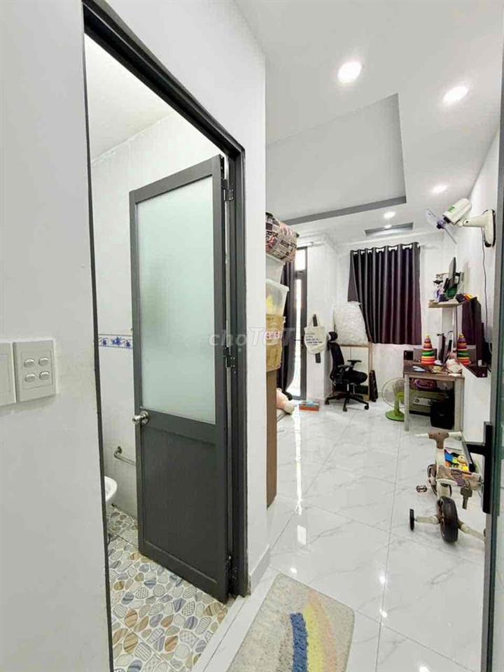 BÌNH THỚI- LÊ ĐẠI HÀNH- 4 TẦNG BTCT- HẺM 6M- CMT 1 CĂN