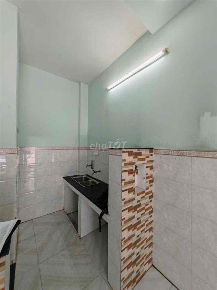 Nhà Sát Đầm Sen- Lạc Long Quân- Hẻm Xe Hơi