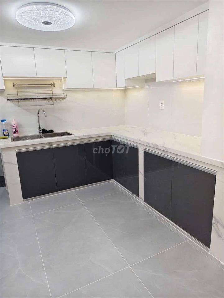 Nhà 5 tầng hẻm Nguyễn Tiểu La Quận 10 TpHCM