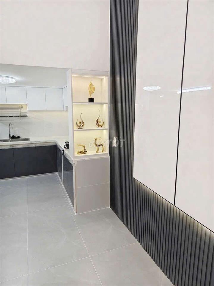 Nhà 5 tầng hẻm Nguyễn Tiểu La Quận 10 TpHCM