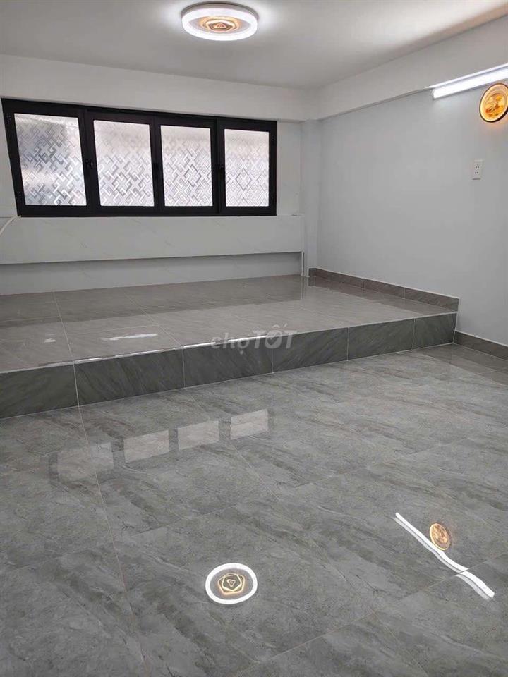 Tầng trệt mặt tiền chung cư Cây Mai Quận 11 TpHCM