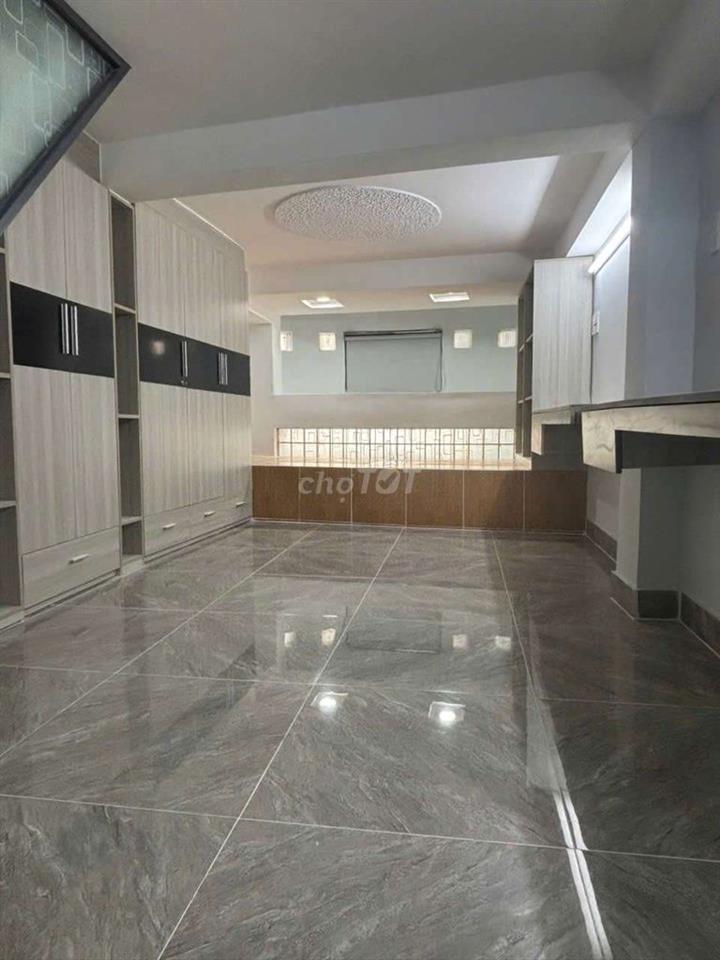 Nhà hẻm 341 Lạc Long Quân, Phường 5 Quận 11 TpHCM