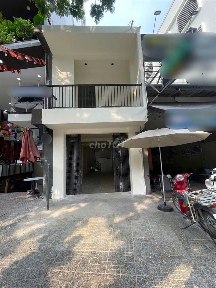 Hạ giá bán gấp MTKD Hòa Bình P.5 Quận 11, đối diện Đầm Sen.