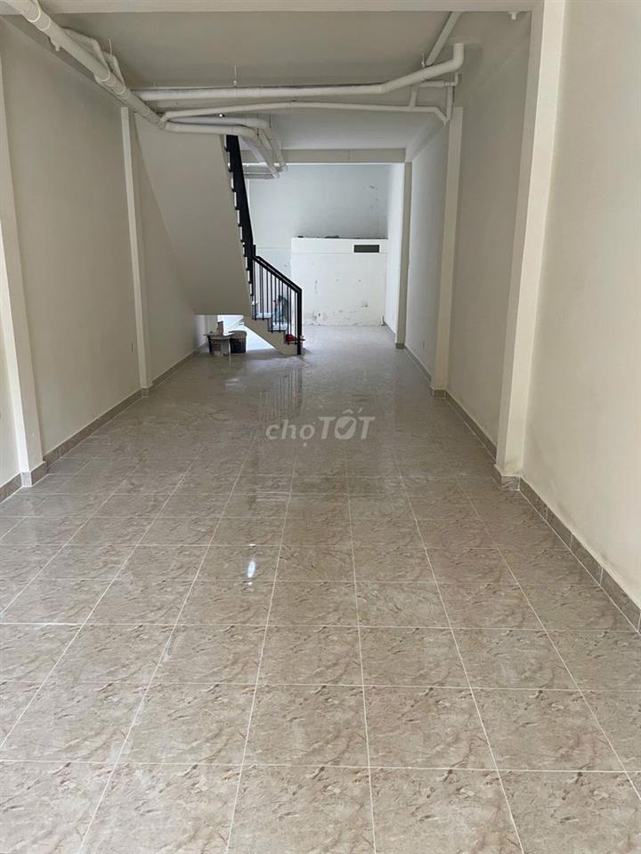 Hạ giá bán gấp MTKD Hòa Bình P.5 Quận 11, đối diện Đầm Sen.