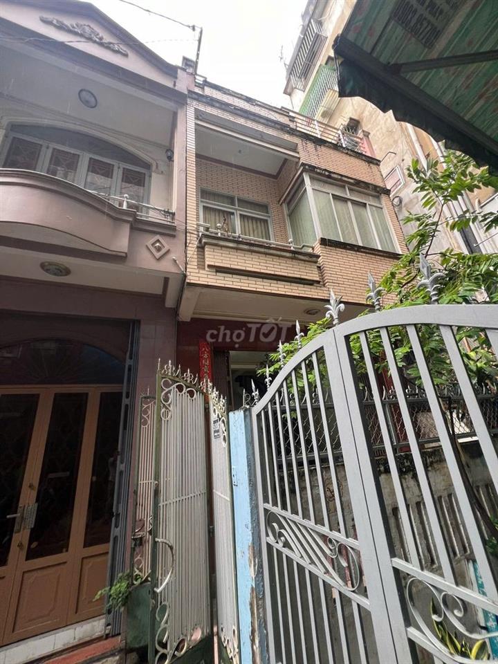BÁN GẤP NHÀ HẺM 565/96 NGUYỄN TRÃI, P.7, QUẬN 5