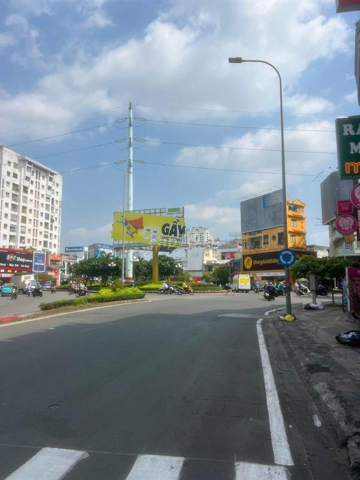 HẠ GIÁ BÁN GẤP NHÀ MTKD ÂU CƠ  VỊ TRÍ CỰC KỲ ĐẮC ĐỊA NGAY VÒNG XOAY