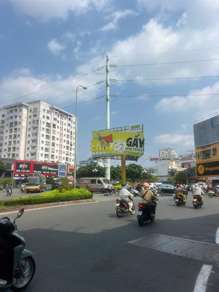 HẠ GIÁ BÁN GẤP NHÀ MTKD ÂU CƠ  VỊ TRÍ CỰC KỲ ĐẮC ĐỊA NGAY VÒNG XOAY