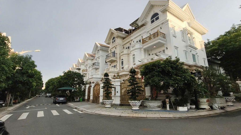 BÁN GẤP BIỆT THỰ ĐẲNG CẤP  2 MT ĐƯỜNG  CITYLAND PARK HILLS,
