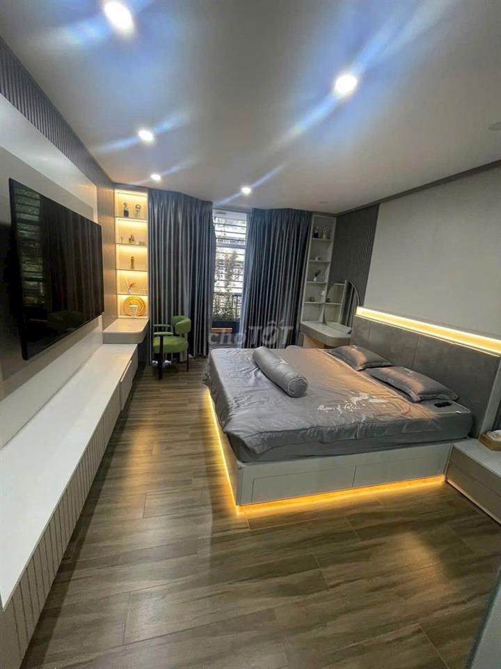 Sắp Đi Định Cư Nên Cần Bán Gấp Nhà Mặt Tiền Lý Thường Kiệt P7 Quận 10