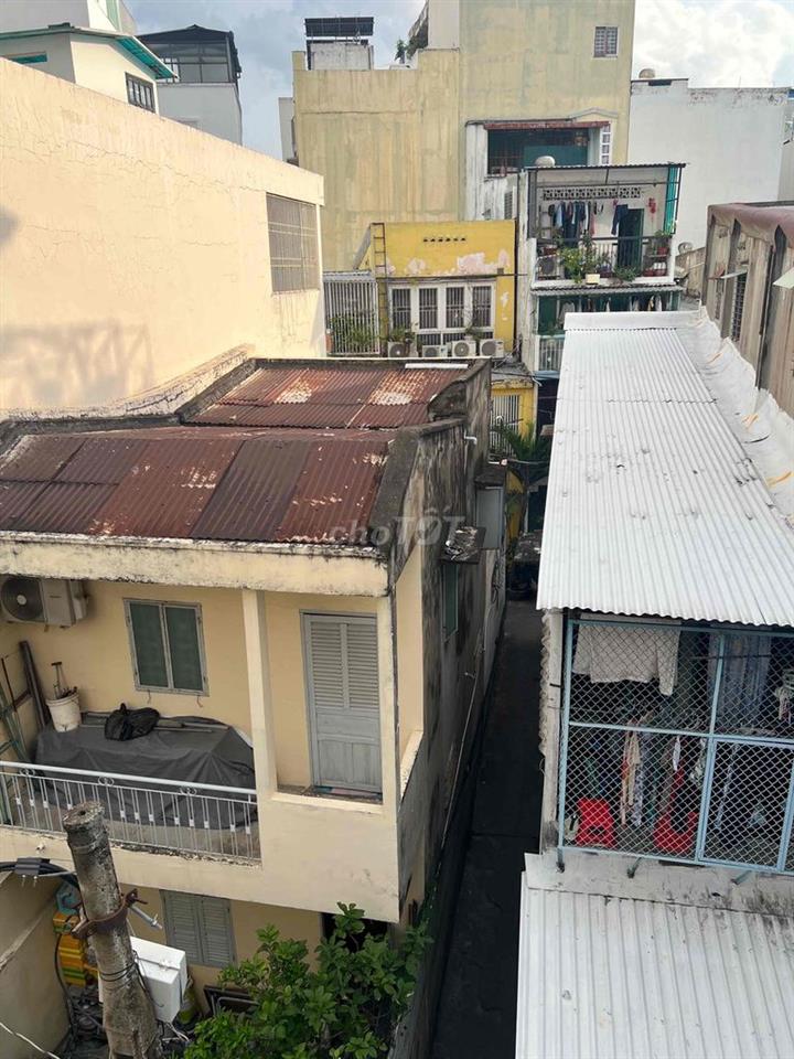 nhà chính chủ. có sẵn hợp đồng thuê 20tr 1 tháng