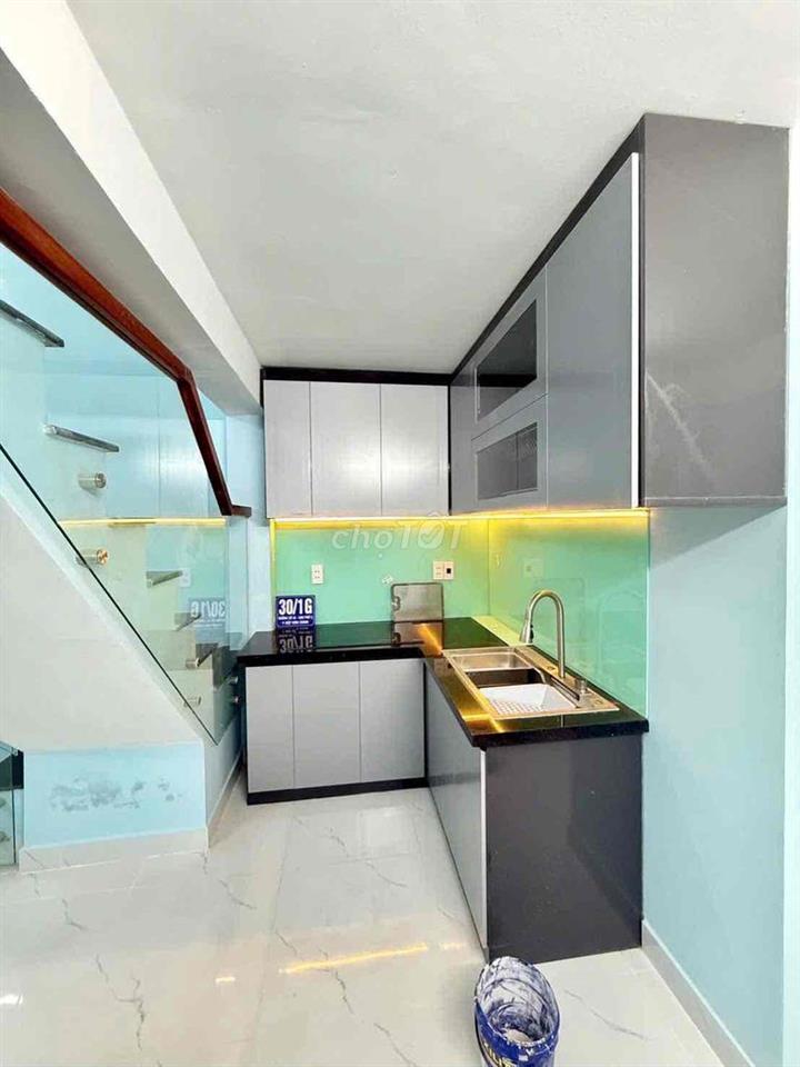 cần bán gấp nhà thủ đức