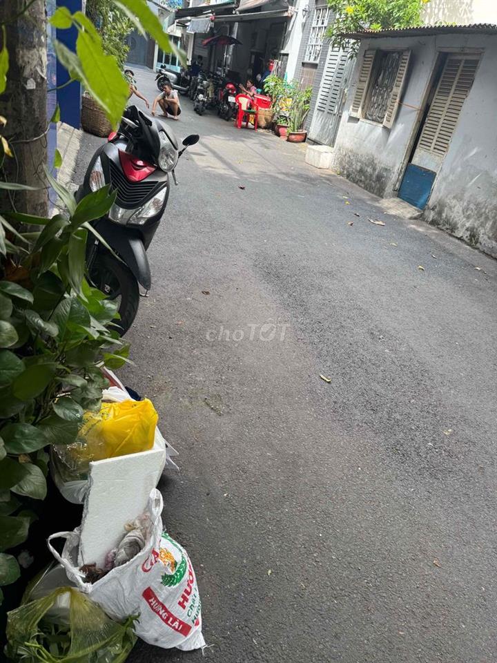 Cần bán nhà Quận 10