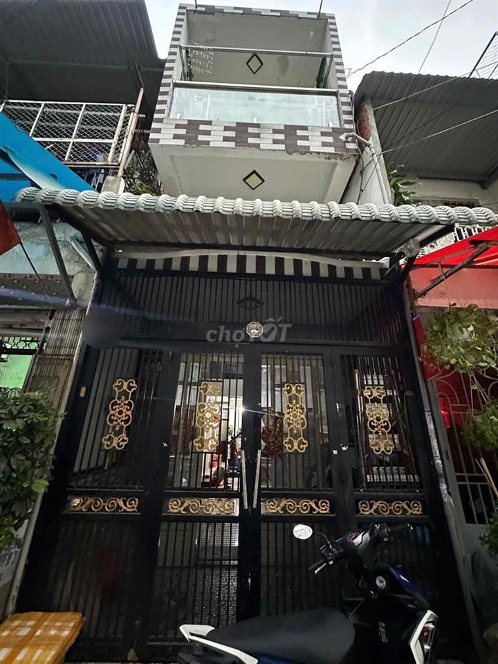 HXH Lạc Long Quân 3 tầng BTCT chỉ nhỉn 6 tỷ