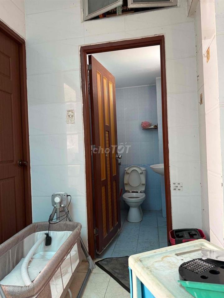 Cho Thuê Nhà Nguyên Căn Lý Thường Kiệt  , 6 X 9m , 4 lầu , 18 triệu
